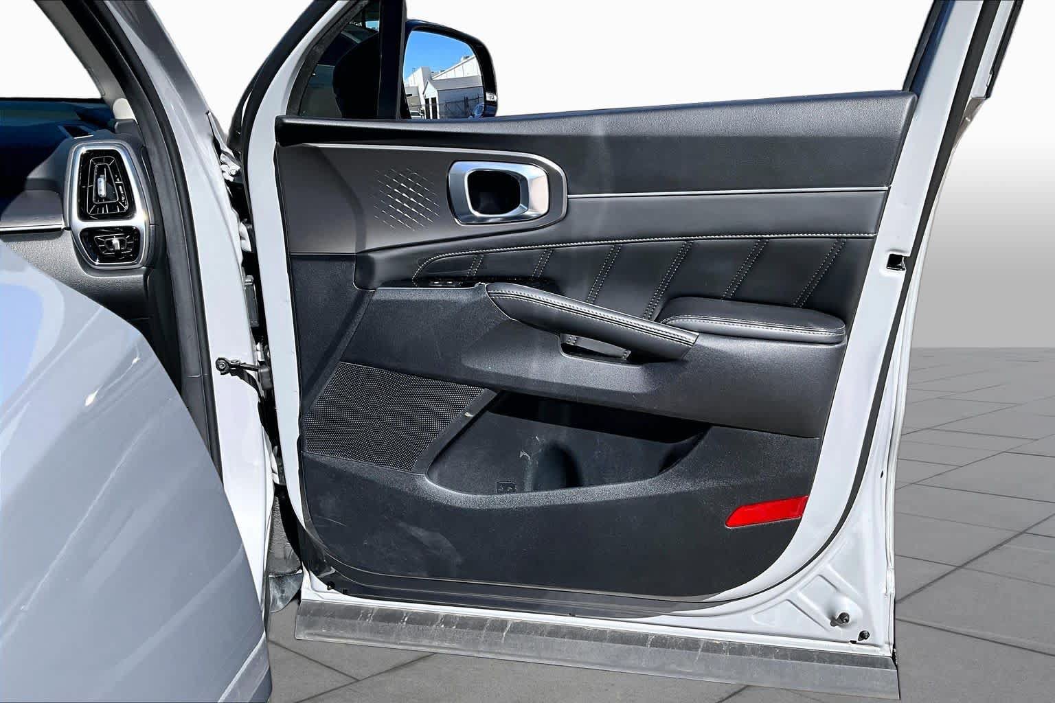 Used 2023 Kia Sorento SX FWD image 27
