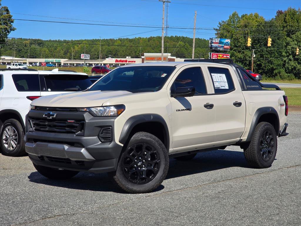 New 2026 Chevrolet Colorado Trail Boss w/ Midnight Edition AWD/4WD image 2