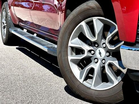 Used 2022 Chevrolet Silverado 1500 LT image 2