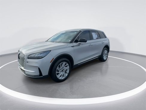 Used 2023 Lincoln Corsair FWD image 4