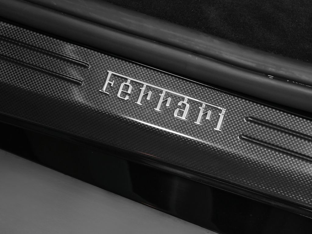 Used 2010 Ferrari 458 Italia Coupe RWD image 33