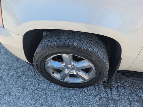 Used 2014 Chevrolet Tahoe LTZ AWD/4WD image 13