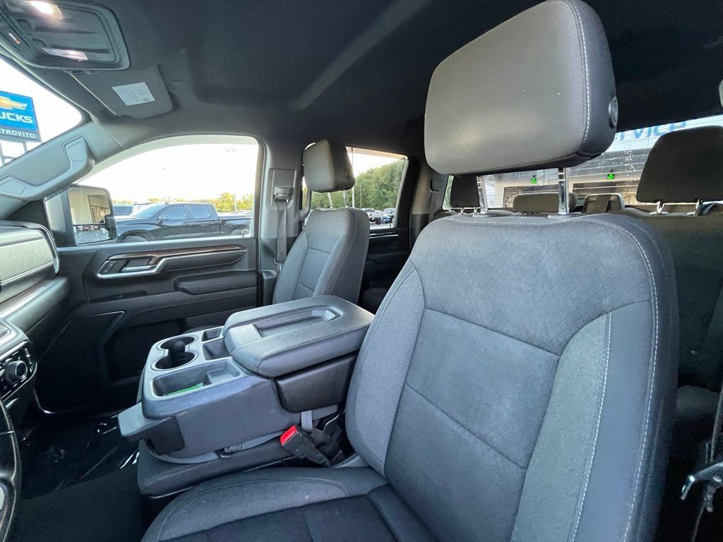 Used 2024 Chevrolet Silverado 3500 LT w/ Convenience Package AWD/4WD image 12