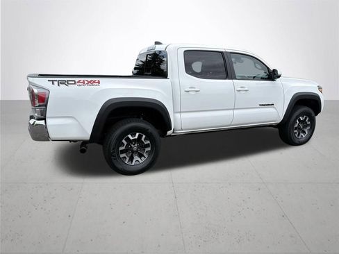 Used 2023 Toyota Tacoma TRD Off-Road w/ Black Out Package (TMS) AWD/4WD image 6