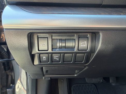 Used 2015 Subaru Outback 2.5i Limited AWD/4WD image 32