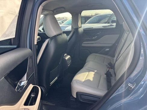 New 2026 Lincoln Corsair Premiere image 10