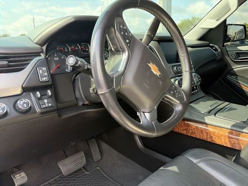 Used 2019 Chevrolet Tahoe Premier AWD/4WD image 17