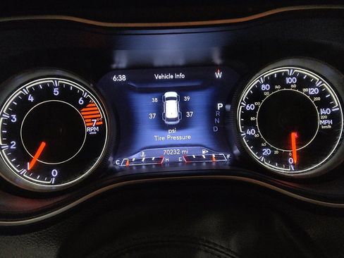 Used 2023 Jeep Cherokee Altitude Lux image 23