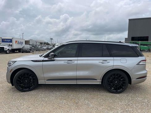 Used 2023 Lincoln Aviator Reserve w/ Equipment Group 201A RWD image 6