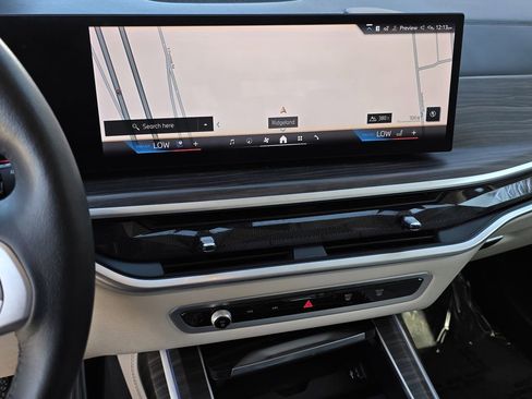 Used 2024 BMW X7 xDrive40i w/ Executive Package image 9