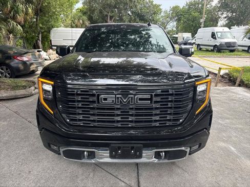 Used 2024 GMC Sierra 1500 Denali Ultimate AWD/4WD image 3