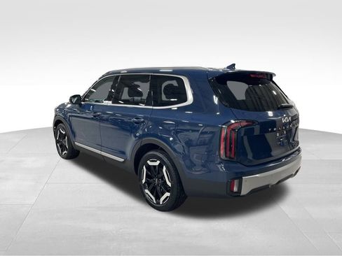 Used 2024 Kia Telluride EX w/ EX Captain's Chair Package image 20