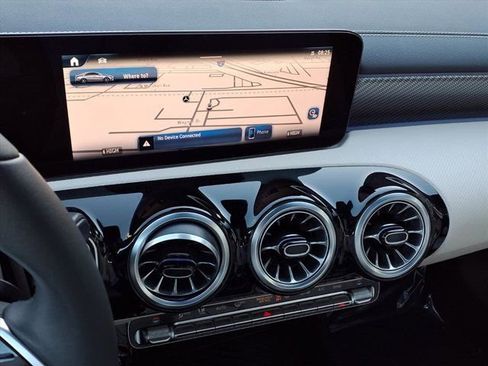 Used 2025 Mercedes-Benz CLA 250 image 5