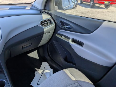 Used 2022 Chevrolet Equinox LS image 19
