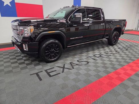 Used 2022 GMC Sierra 2500 Denali w/ Denali Black Diamond Edition image 2