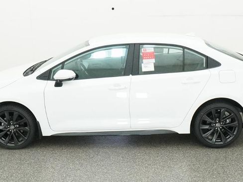 New 2026 Toyota Corolla SE image 3