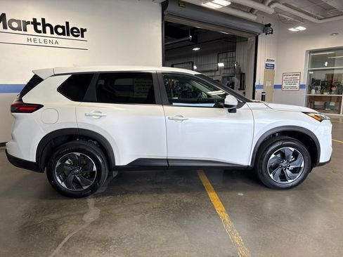 Used 2024 Nissan Rogue SV AWD/4WD image 7