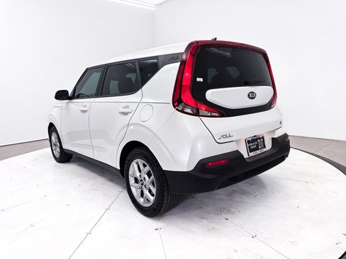 Used 2021 Kia Soul S FWD image 2