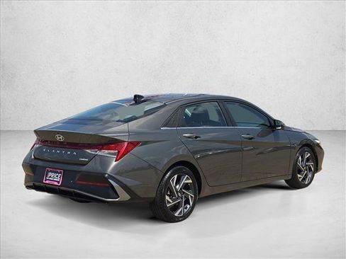Used 2024 Hyundai Elantra Limited FWD image 5