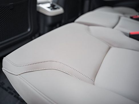 New 2026 Volvo XC90 B6 Plus w/ Protection Package Premier image 32