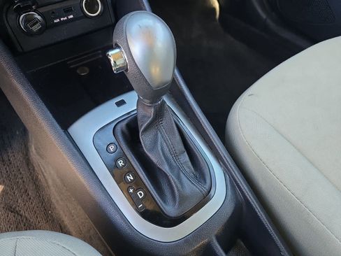 Used 2013 Kia Rio LX image 27