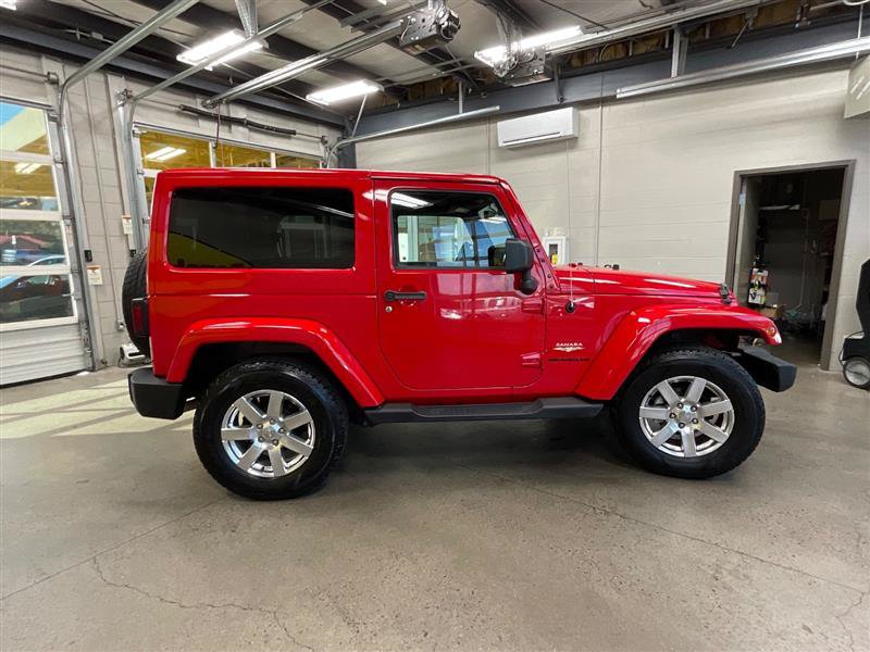 Used 2015 Jeep Wrangler Sahara w/ Dual Top Group AWD/4WD image 6