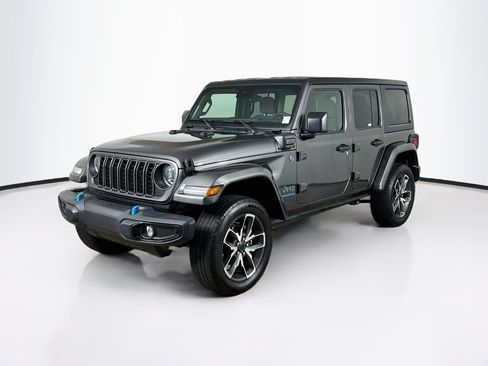 Used 2024 Jeep Wrangler Unlimited w/ Convenience Group AWD/4WD image 3