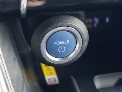 Used 2021 Toyota Venza XLE w/ Softex Package image 27