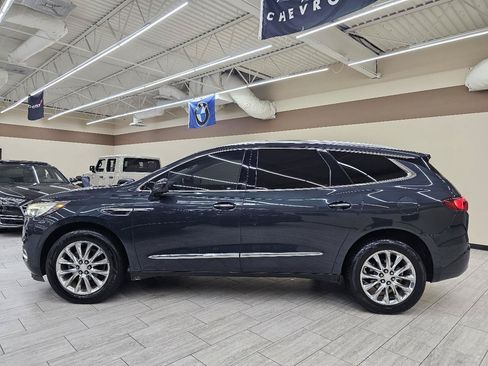 Used 2018 Buick Enclave Premium w/ Experience Buick Package FWD image 9