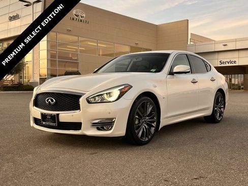 Certified 2019 INFINITI Q70 Luxe image 1