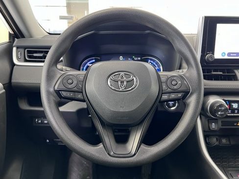 Used 2025 Toyota RAV4 XLE image 5