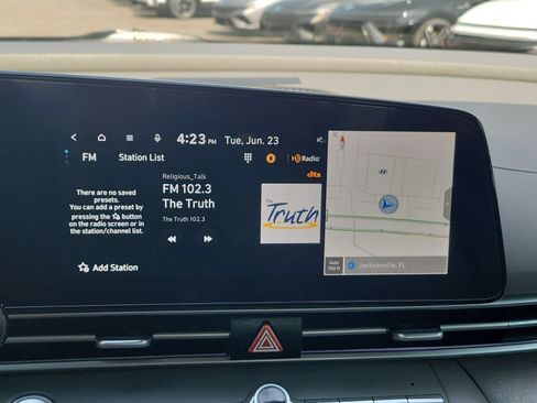 Used 2024 Hyundai Elantra SEL FWD image 33