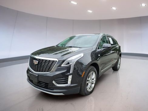 Used 2020 Cadillac XT5 Premium Luxury AWD/4WD image 2