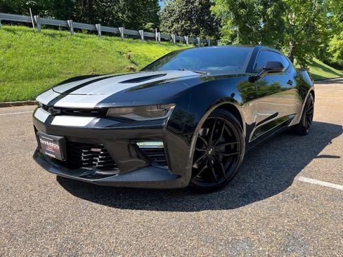 Used 2018 Chevrolet Camaro SS RWD image 43