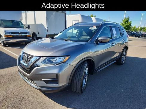Used 2019 Nissan Rogue SV FWD image 3