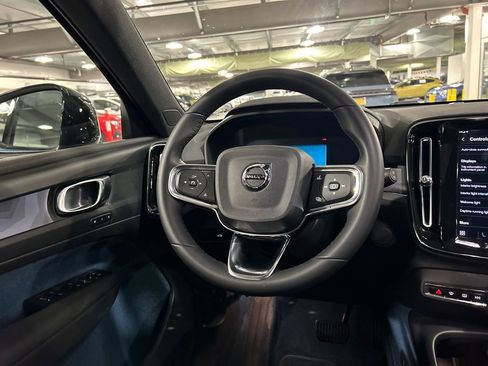 Certified 2023 Volvo XC40 Recharge Plus image 25