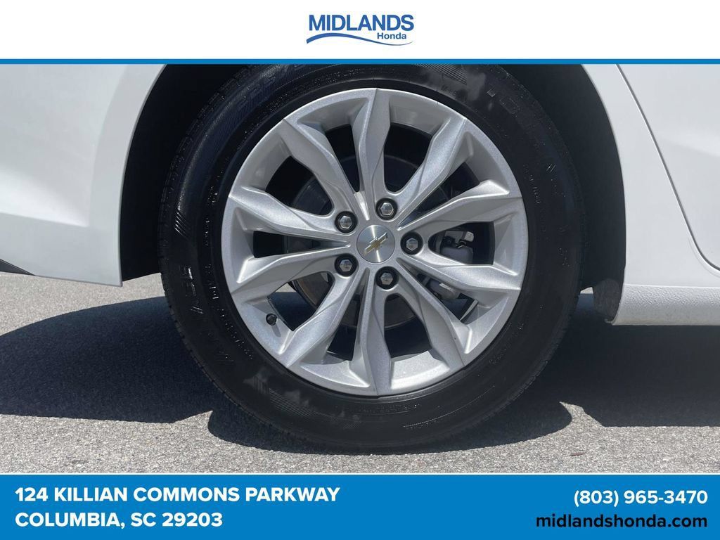 Used 2025 Chevrolet Malibu LT FWD image 7