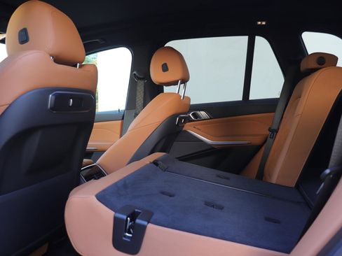 Used 2025 BMW X5 sDrive40i w/ M Sport Package image 12