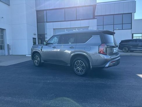 Used 2025 Nissan Armada Platinum AWD/4WD image 3