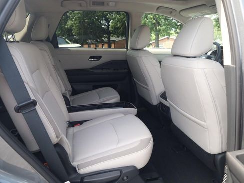 New 2026 Nissan Pathfinder SL w/ SL Premium Package AWD/4WD image 21