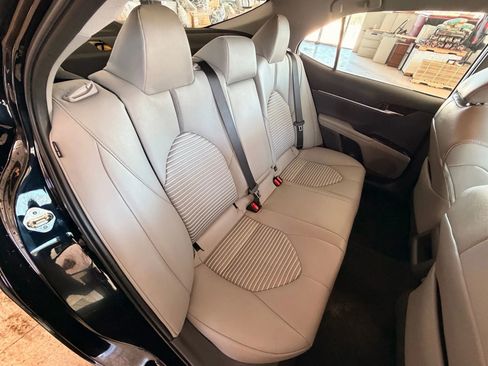 Used 2019 Toyota Camry SE image 22