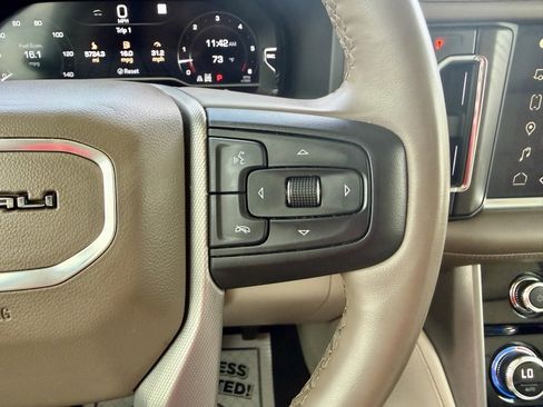 Used 2023 GMC Yukon XL Denali image 22
