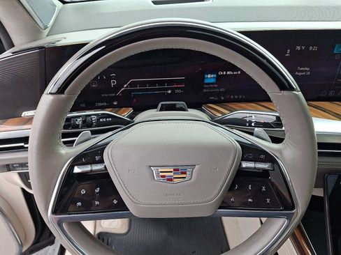 Certified 2025 Cadillac Escalade Sport Platinum w/ LPO, Floor Liner Package AWD/4WD image 22