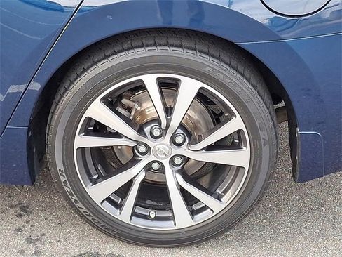 Used 2017 Nissan Maxima 3.5 SV image 29
