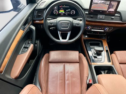 Used 2021 Audi Q5 e Prestige w/ Prestige Package image 23