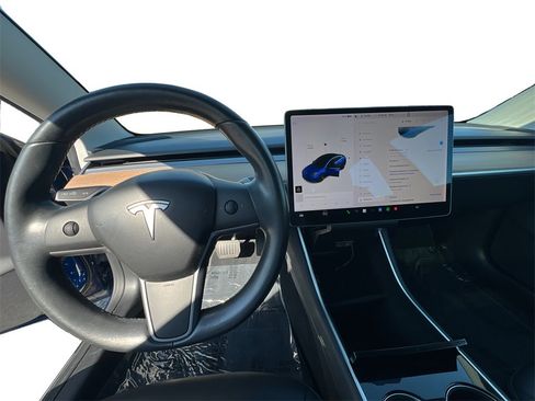 Used 2018 Tesla Model 3 Long Range image 19