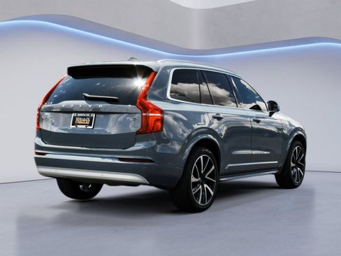 Used 2022 Volvo XC90 T6 Momentum w/ Protection Package Premier AWD/4WD image 5