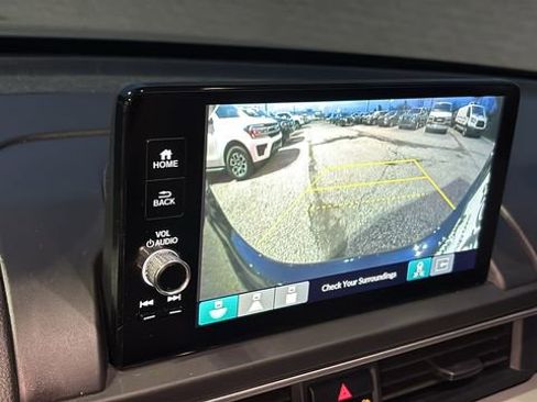 Used 2023 Honda Pilot Touring image 18