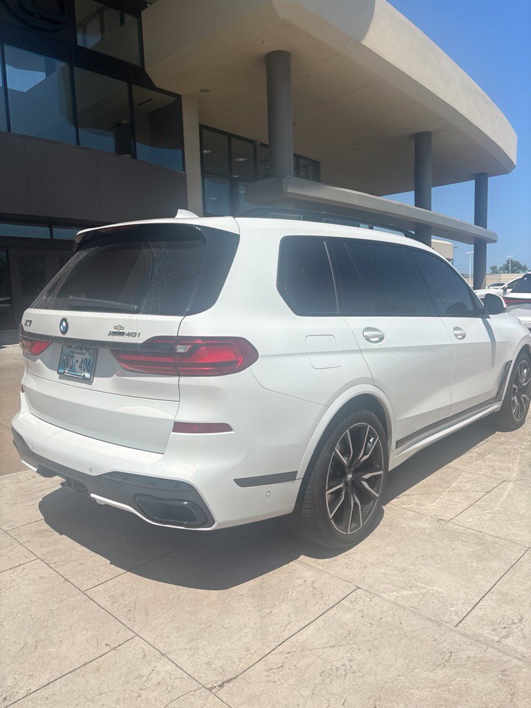 Used 2021 BMW X7 xDrive40i w/ M Sport Package AWD/4WD image 4