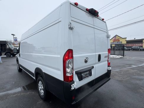 Used 2025 RAM ProMaster 3500 w/ Quick Order Package 22G SLT FWD image 5